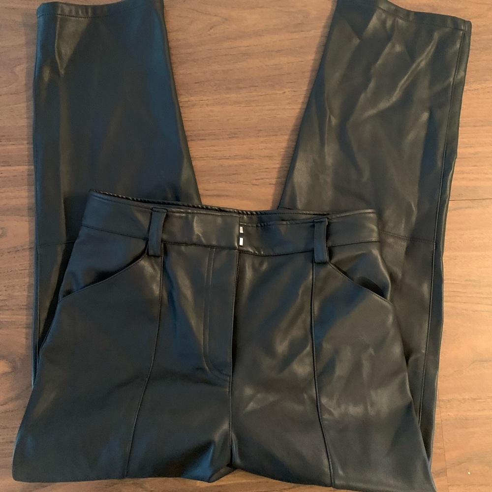 👖 Faux Leather H&M Hot Pants